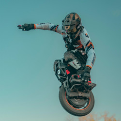 Gyroroue Inmotion X1 - 6000 W / 2100 Wh